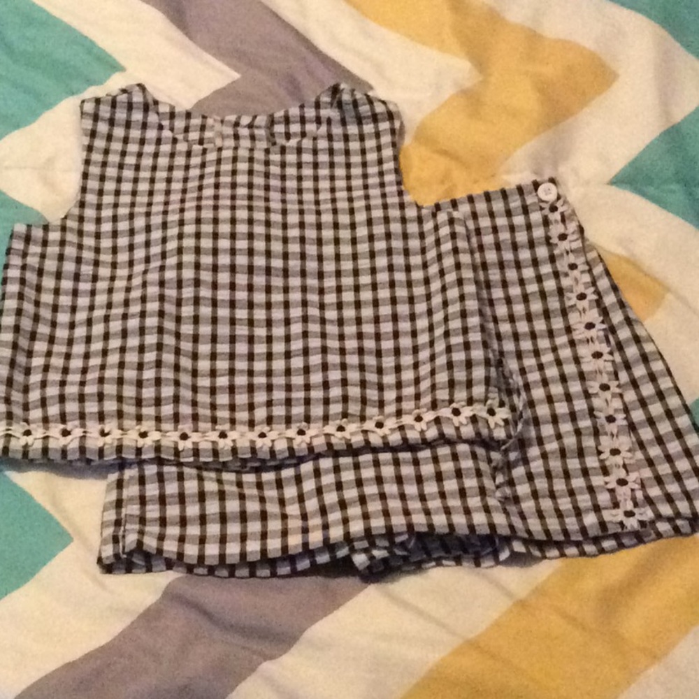 Kelly’s Kids girls M 7-8 shirt and shorts flowers